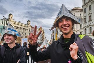 Začaly víkendové protesty Milionu chvilek. Kalousek jim poslal jedno upozornění